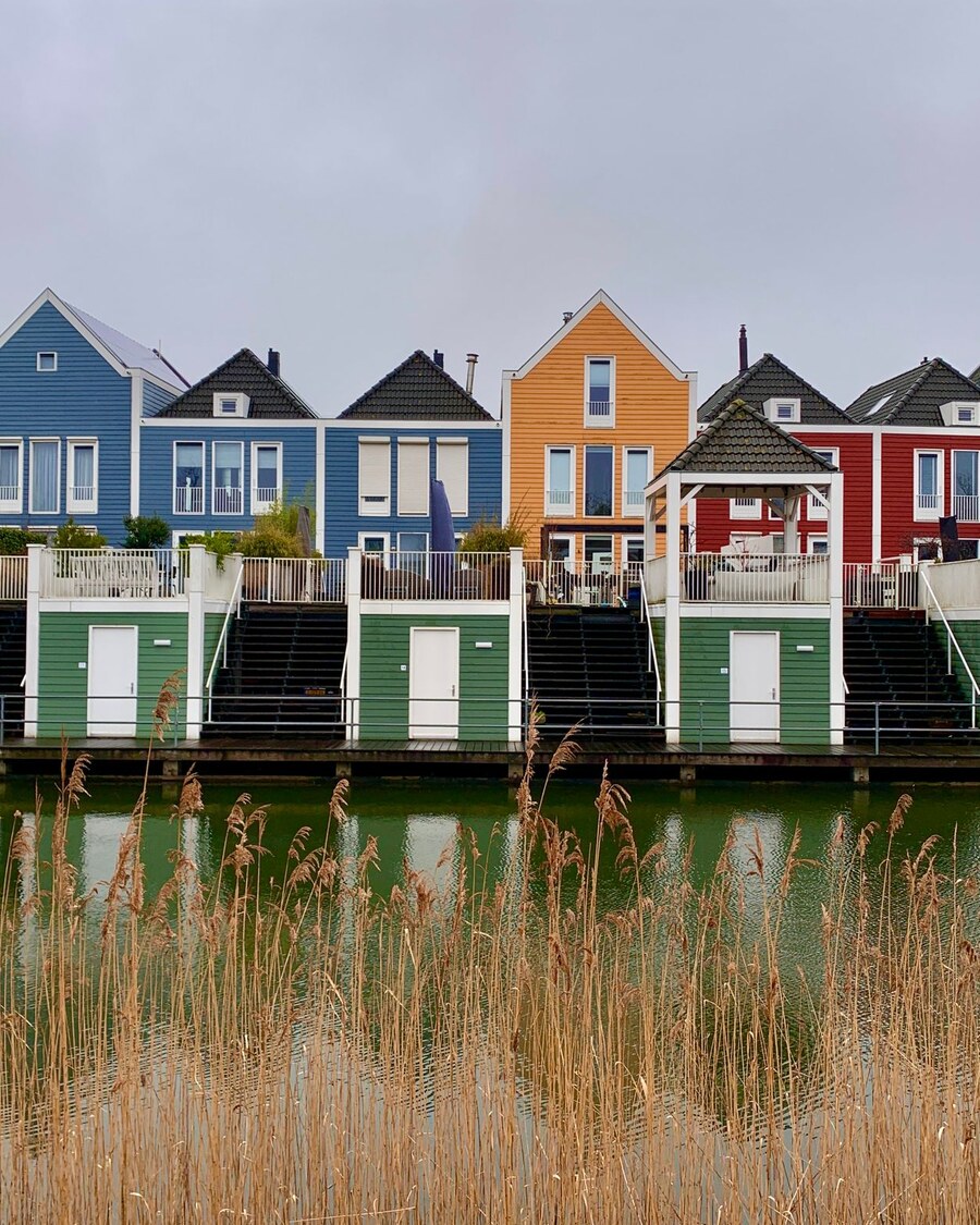 Woonwijk aan het water in Rivierenland